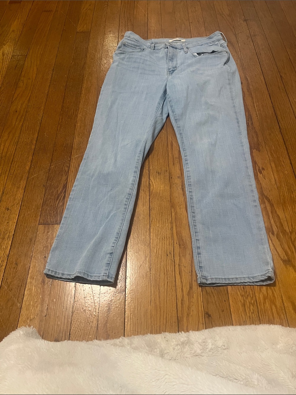 Levi's Light Wash Straight Leg Women's Jeans